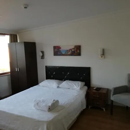 Selanikli Pansiyon Homestay Heybeliada
