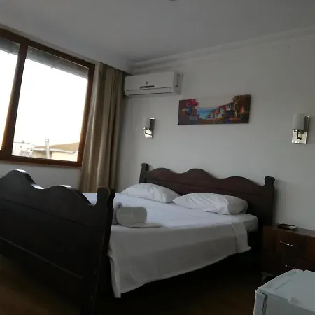 Selanikli Pansiyon * Heybeliada